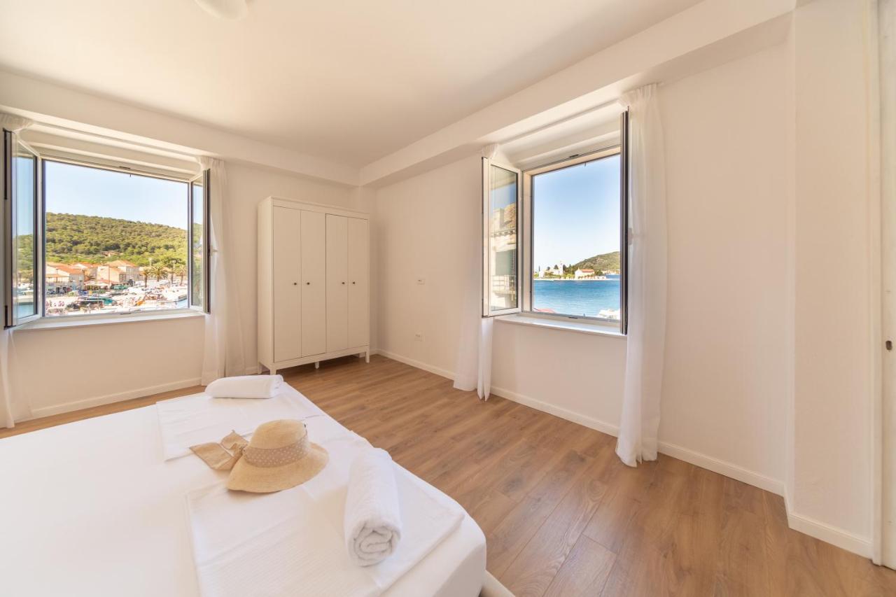 Central Seaside Residence Vis Exterior photo